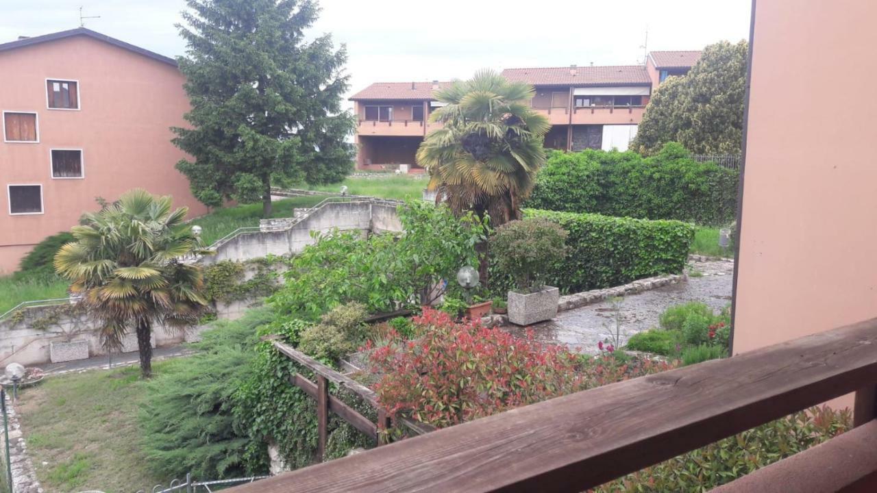 Appartamento Comodo Al Lago E Gardaland Castelnuovo del Garda Eksteriør billede